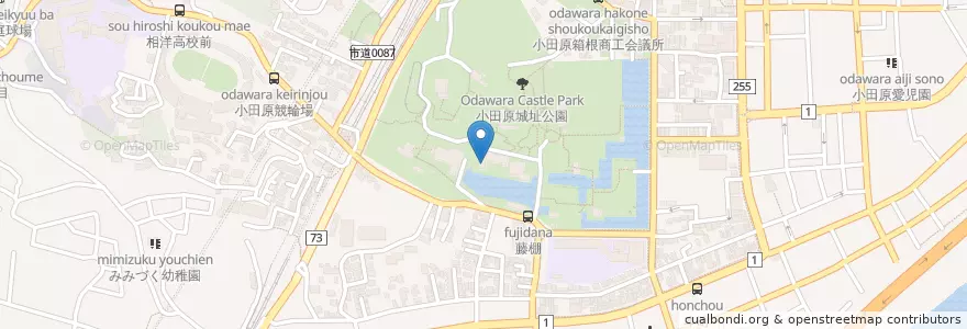 Mapa de ubicacion de 小田原市立図書館 (Municipal library) en 일본, 가나가와현, 小田原市.