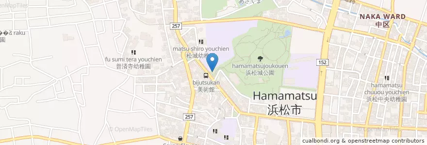 Mapa de ubicacion de 浜松中央警察署浜松城公園前交番 en Japonya, 静岡県, 浜松市, 中区.