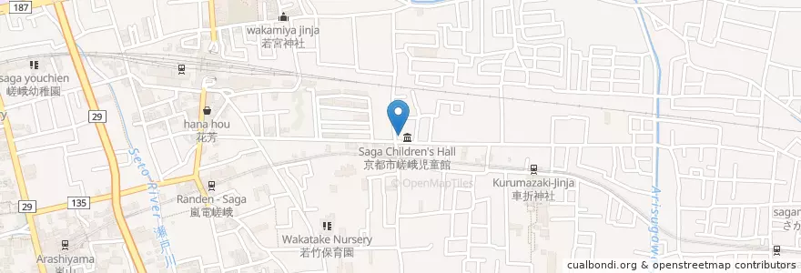 Mapa de ubicacion de 京都市嵯峨児童館 en اليابان, 京都府, 京都市, 右京区.