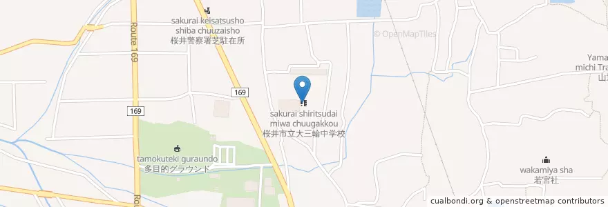 Mapa de ubicacion de 桜井市立大三輪中学校 en Japan, 奈良県, 桜井市.