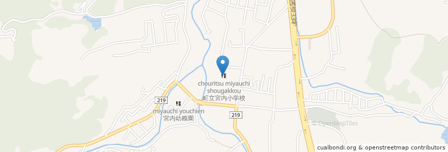 Mapa de ubicacion de 町立宮内小学校 en Japão, 愛媛県, 伊予郡, 砥部町.