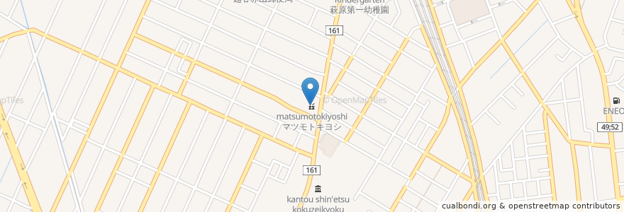 Mapa de ubicacion de マツモトキヨシ en اليابان, 埼玉県, 越谷市.