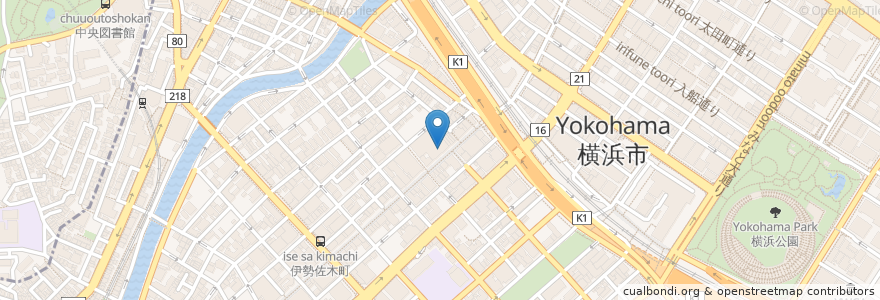 Mapa de ubicacion de トモズ (Tomod's) en Japan, Präfektur Kanagawa, Yokohama, 中区.