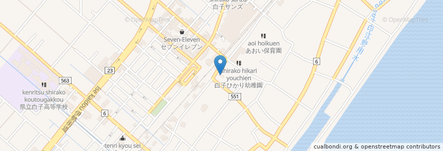 Mapa de ubicacion de うえの歯科 en Japonya, 三重県, 鈴鹿市.