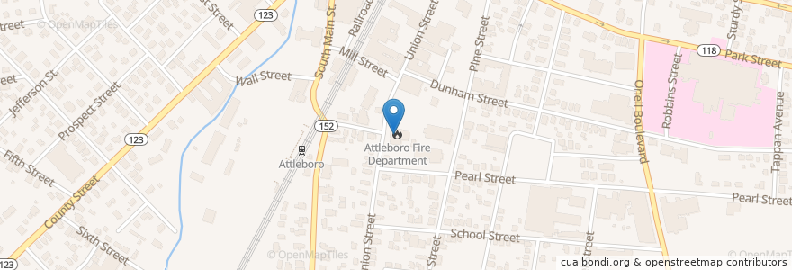 Mapa de ubicacion de Attleboro Fire Department en アメリカ合衆国, マサチューセッツ州, Bristol County, Attleboro.