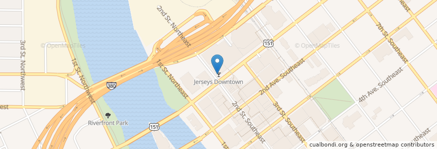 Mapa de ubicacion de Jerseys Downtown en Estados Unidos Da América, Iowa, Linn County, Cedar Rapids.