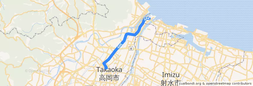 Mapa del recorrido 万葉線高岡軌道線 de la línea  en 高岡市.