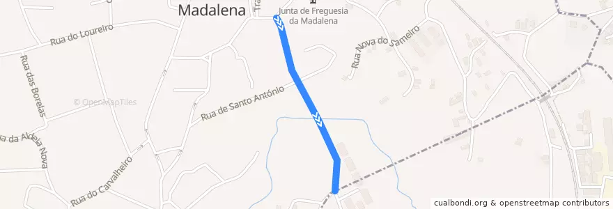 Mapa del recorrido Valadares - Trindade de la línea  en Madalena.