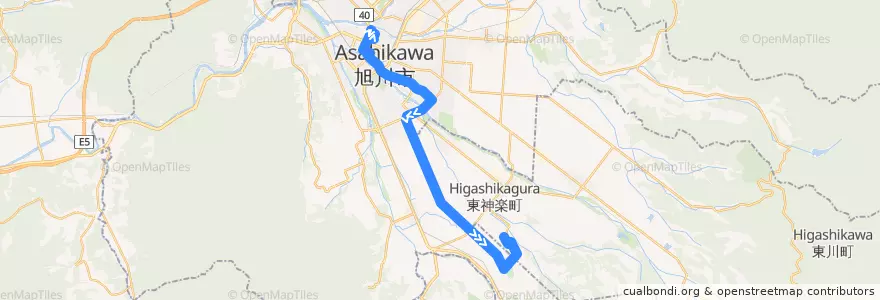 Mapa del recorrido [77]旭川空港線（急行） de la línea  en 旭川市.