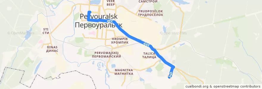 Mapa del recorrido Автобус 4: Совхоз Первоуральский – Стоматология de la línea  en ピェルヴォウラリスク管区.