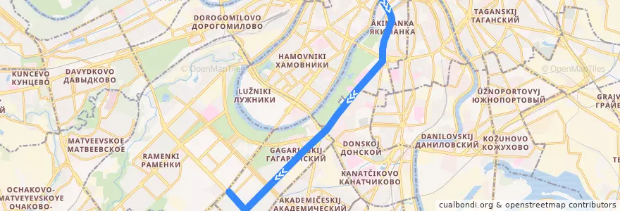 Mapa del recorrido Троллейбус 4: Кинотеатр Ударник - Метро Университет de la línea  en Moskau.
