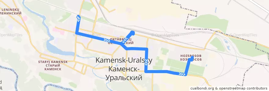 Mapa del recorrido Автобус 7: Московская – Хозспособ de la línea  en دائرة المدينة كامينسك-أورالسكي.