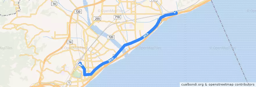 Mapa del recorrido 小田原駅-山王-国府津駅 de la línea  en 小田原市.