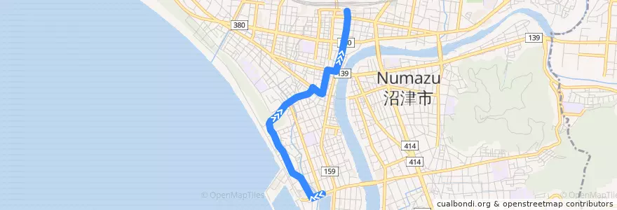 Mapa del recorrido 沼津港発 沼津駅行 de la línea  en 沼津市.