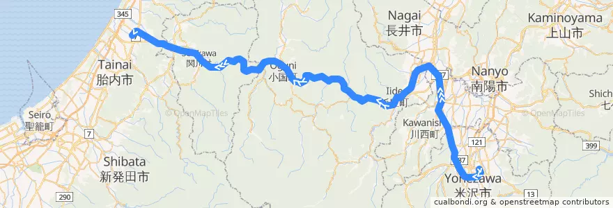Mapa del recorrido JR米坂線（下り） de la línea  en ژاپن.