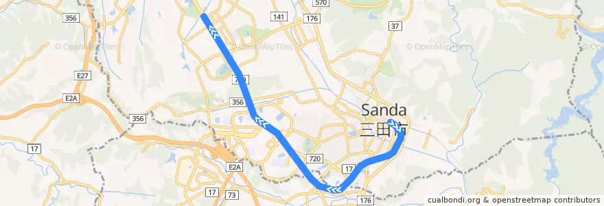 Mapa del recorrido 神戸電鉄 普通 三田発 ウッディタウン中央行 de la línea  en 三田市.